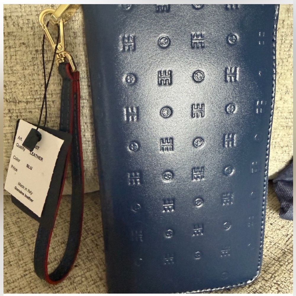 Arcadia Italian blue embossed leather wristlet Wallet - Picture 4 of 7